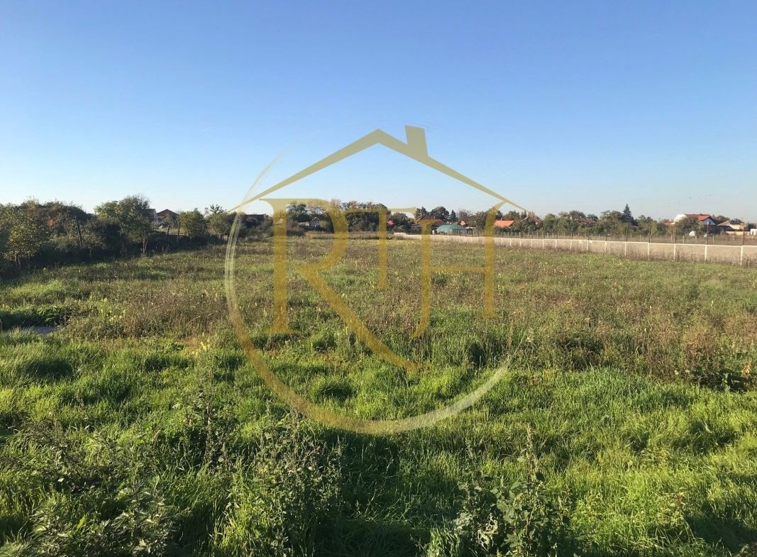Vand teren intravilan Zona Fraidorf,comison ,,0”