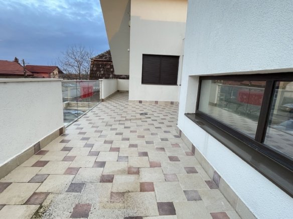 Casa moderna P+1E,spatioasa,teren 700 mp in Sacalaz