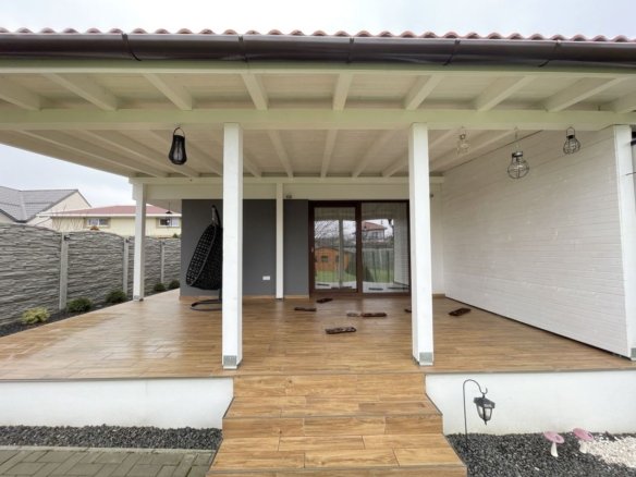 CASA PE PARTER IN ZONA MEHALA