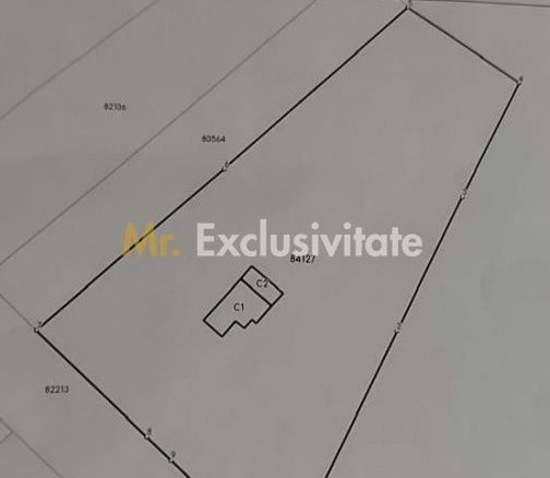 Teren 4226 mp si casa de renovat in loc. Babana, jud. Arges