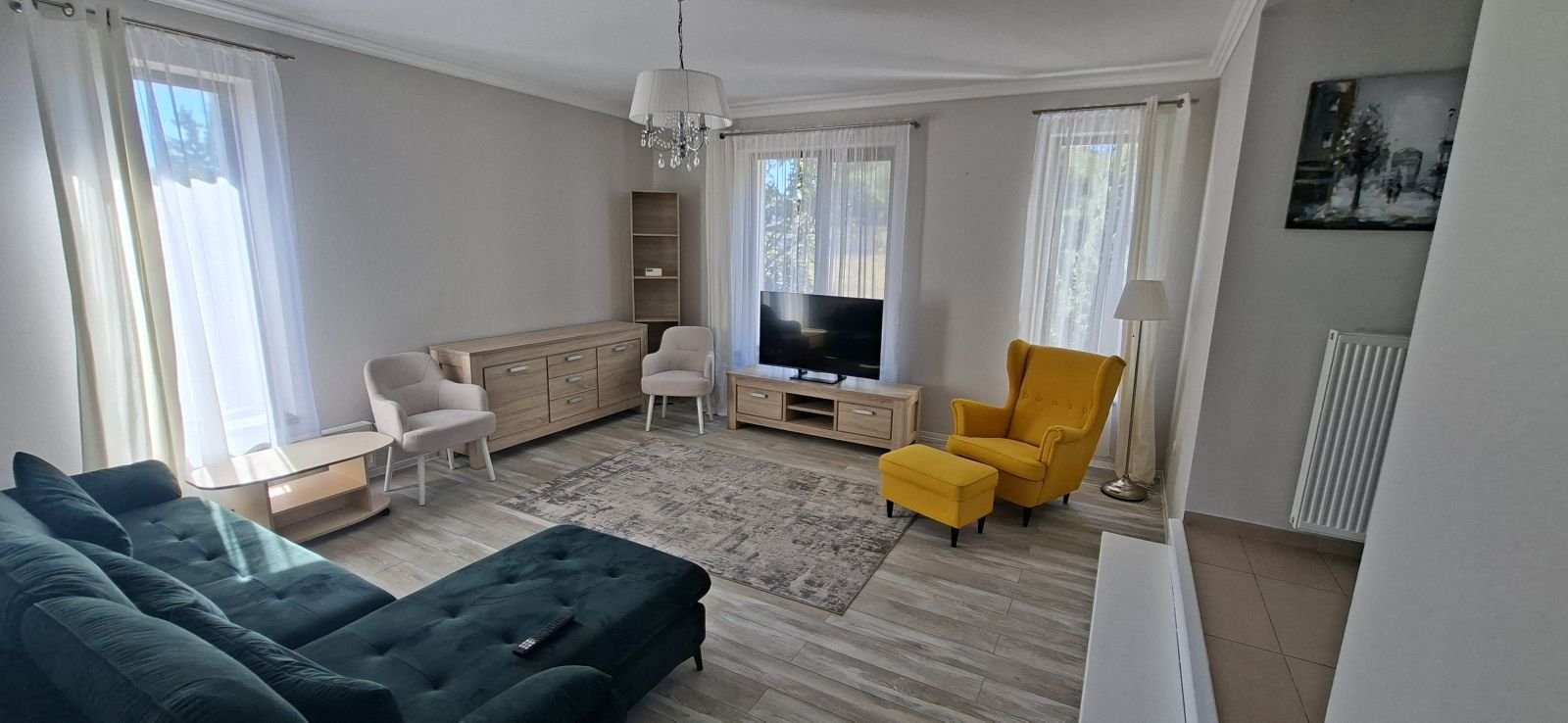 1aa2dc9a2cba4472b6aa47f2c7eb26c5 Casă de închiriat în Dumbravita – 3 dormitoare si garaj