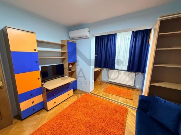 Apartament de inchiriat 3 camere, 2 bai. -situat pe strada Livezeni
