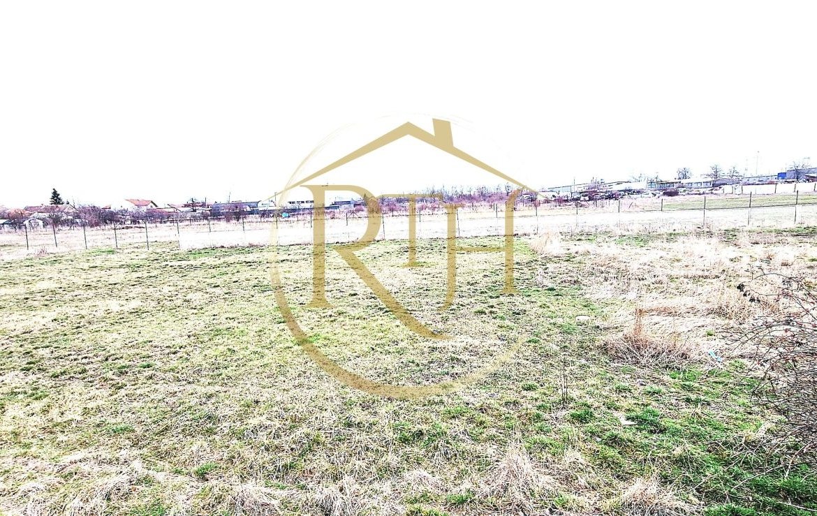Vand teren intravilan Zona Fraidorf,comison ,,0”