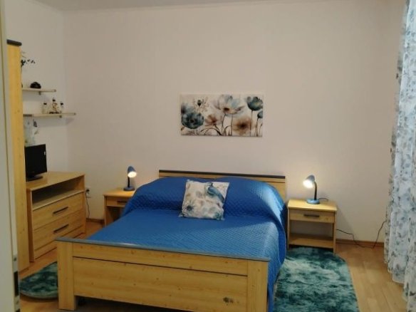 Apartament 3 camere de închiriat în vilă | 2 terase | Loc de parcare