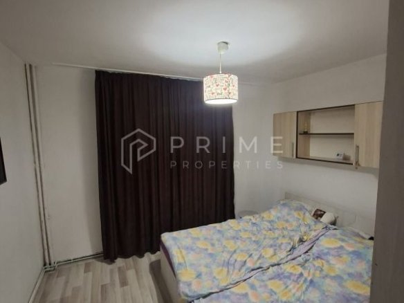 Apartament decomandat cu 3 camere Dambu Pietros