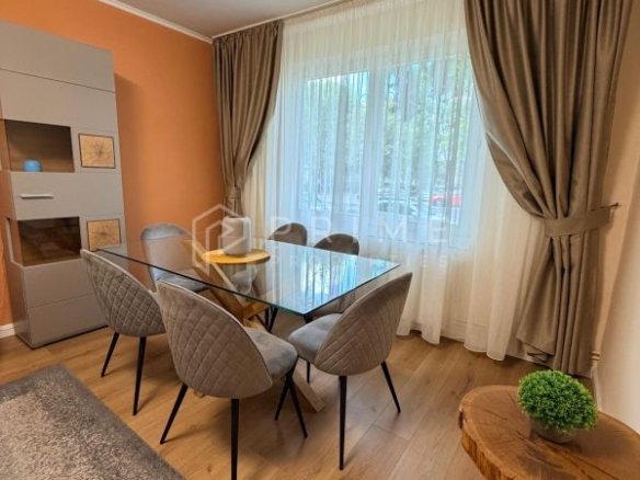 Apartament de închiriat | 3 camere, 2 băi | Tudor