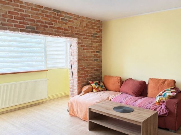 Apartament renovat cu 3 camere și 2 băi, 63 mp – zona Dâmbovița