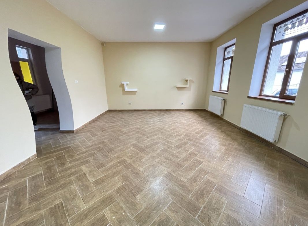 Pretabila pentru azil de batrani,clinica,gradinita