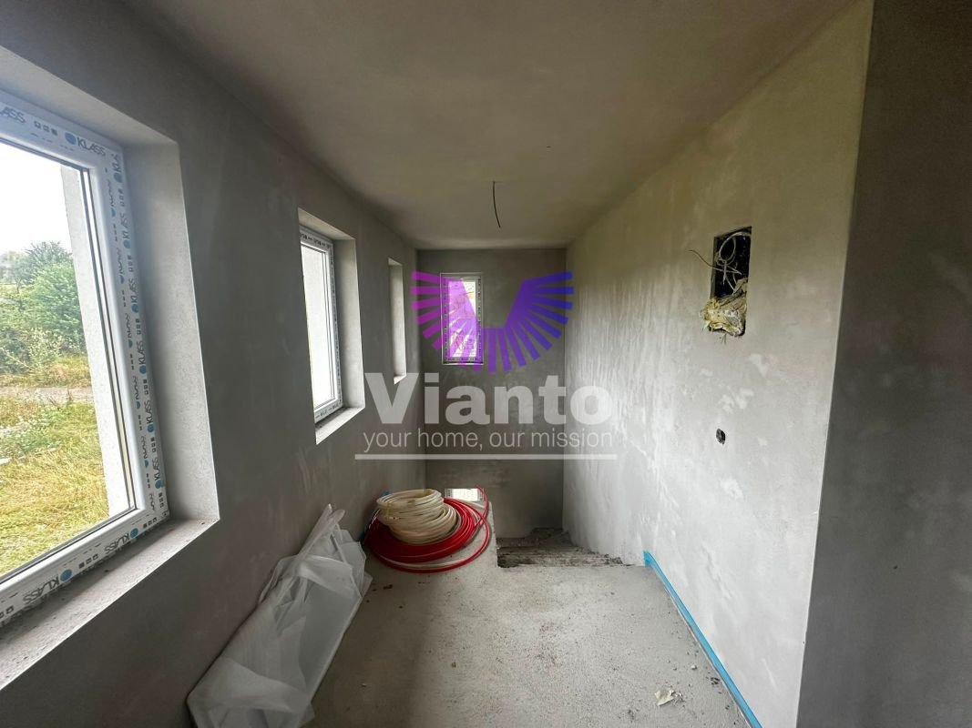 4d2f8ad671bf4a5c80baf83ff902d0a7 Casa Individuala cu 4 Camere 210mpu si Teren 727mp in Cisnadie