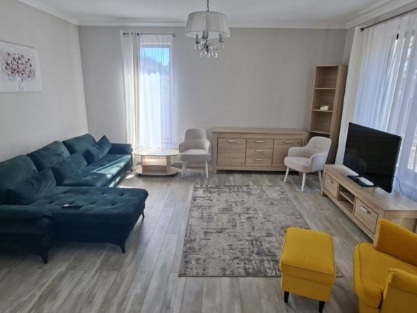 Casă de închiriat în Dumbravita – 3 dormitoare si garaj
