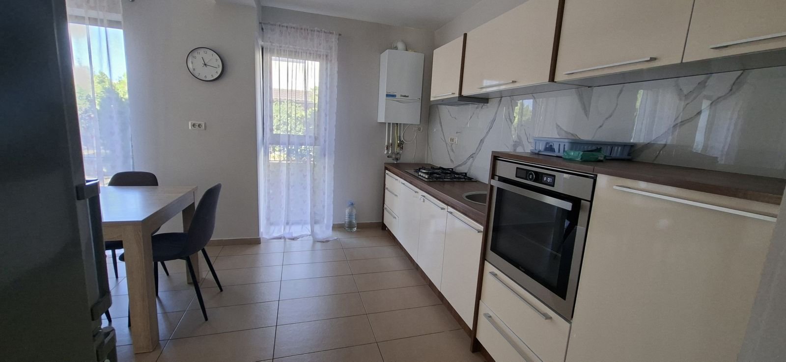 670734e97e42457aa57d2baf2a735a39 Casă de închiriat în Dumbravita – 3 dormitoare si garaj