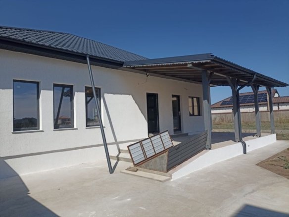 CASĂ NOUĂ – CUMPĂNA | 610 MP TEREN | UTILITĂȚI | STRADĂ ASFALTATĂ