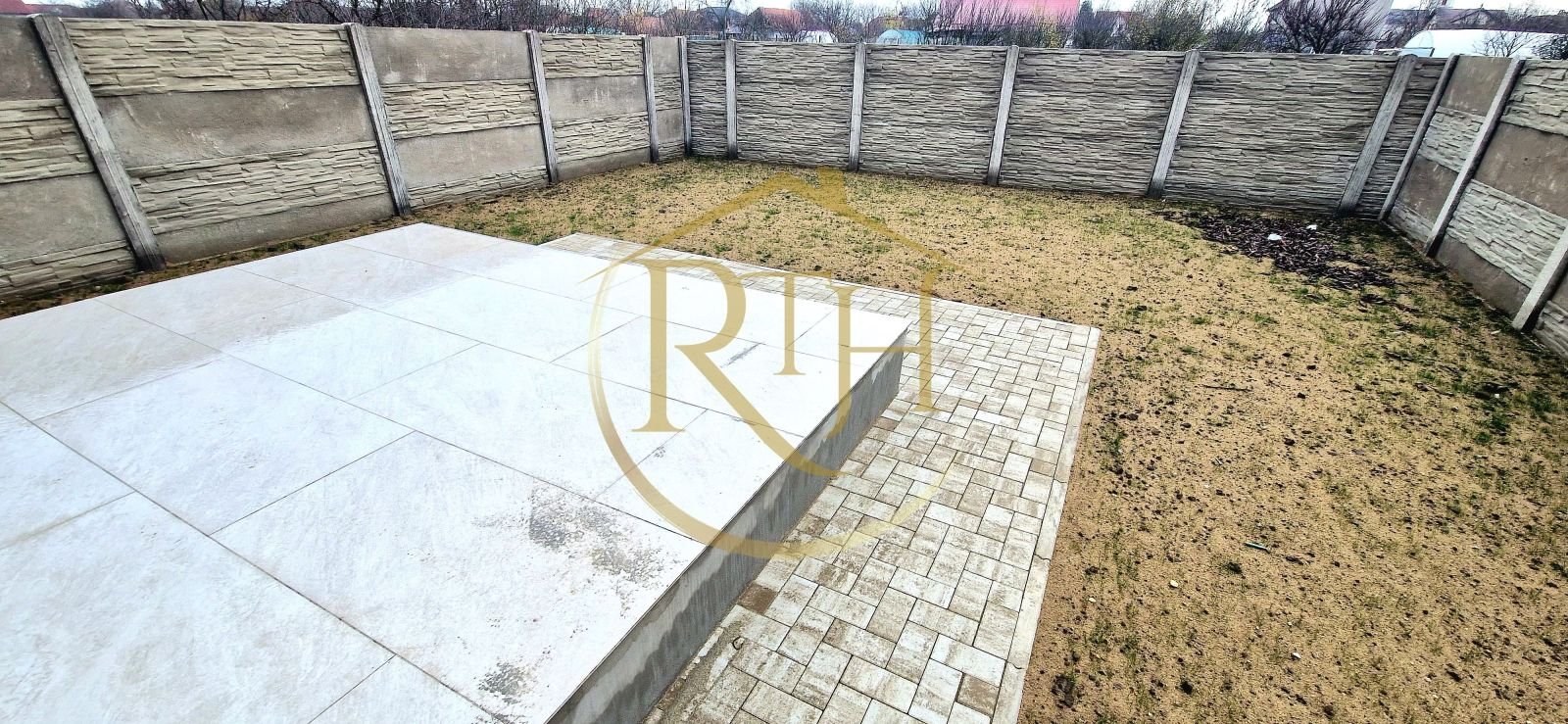 Duplex de vanzare cu 4 camere,2 bai,250 mp teren-Mosnita Veche zona Centrala.
