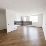 Apartament 2 camere, depozitare, etaj intermediar, balcon, garaj, boxa