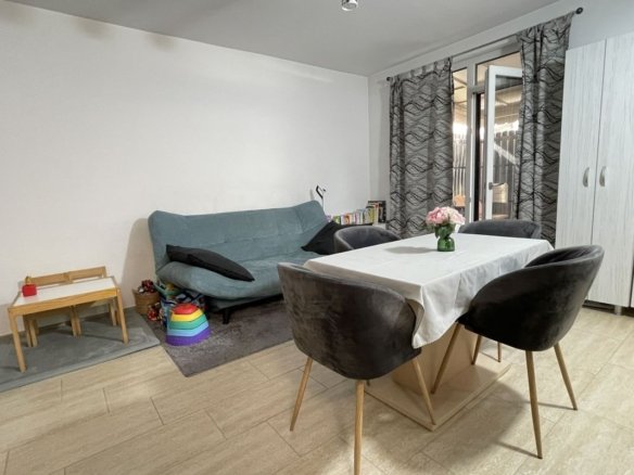 Apartament 2 camere parter, curte proprie-Dumbravita