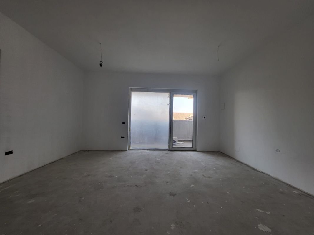 7874a642f9df44b5a32d278c4f1871f7 Apartament cu scara interioara – zona Kaufland