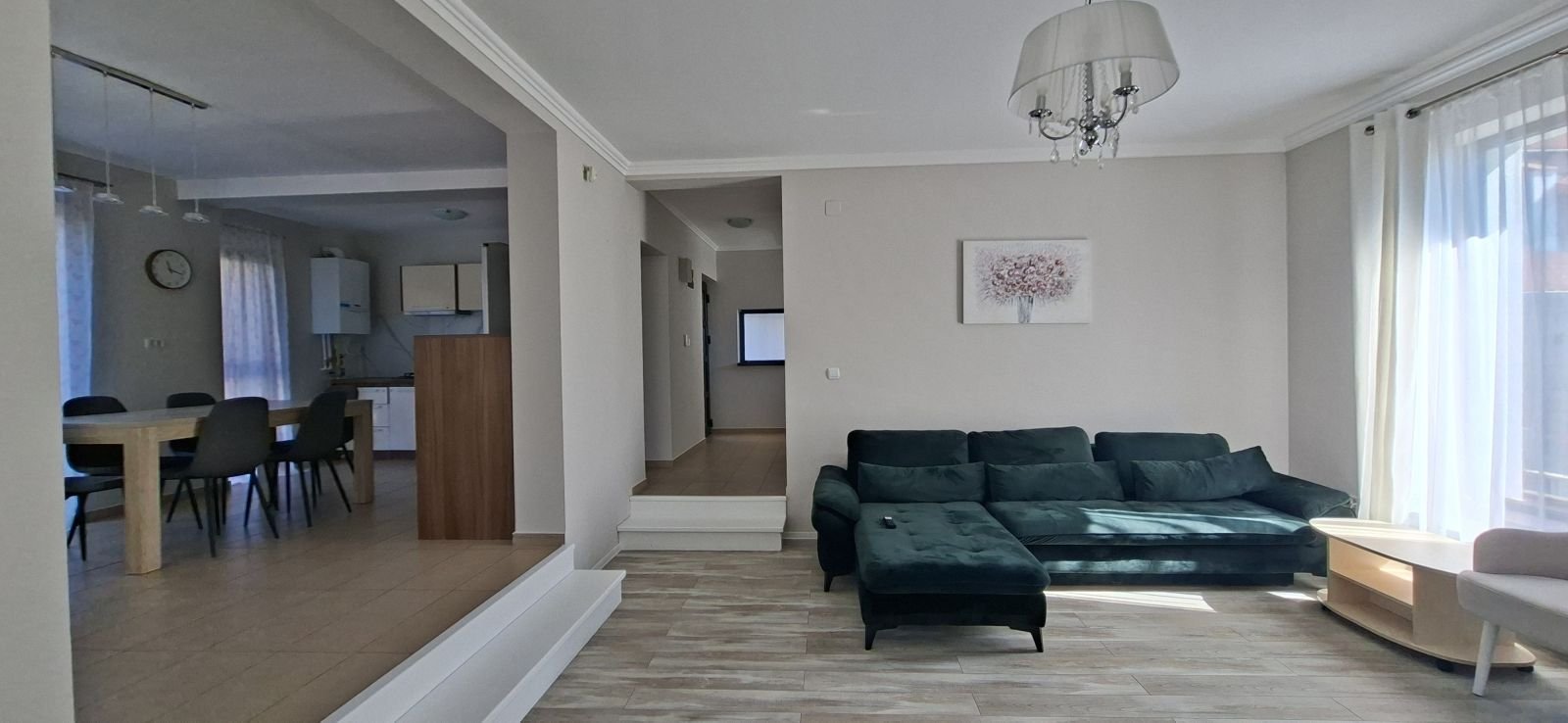 7e1d4bce136545448e308c4799daaf26 Casă de închiriat în Dumbravita – 3 dormitoare si garaj