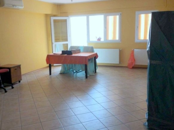 De vanzare apartament cu 3 camere, General, etaj 5/5 cu lift, bloc nou