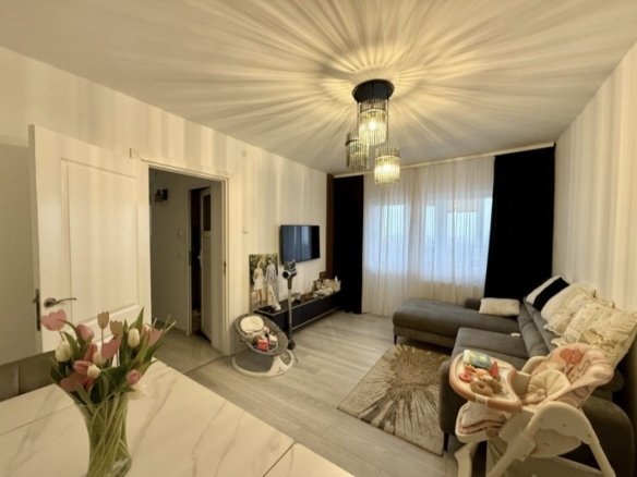 Apartament 2 camere mobilat | Decomandat | Zona Vasile Aaron