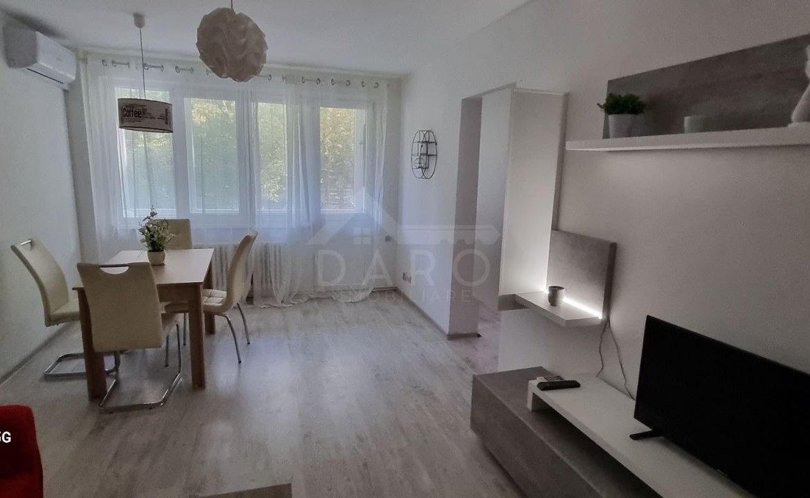 Inchiriere apartament 3 camere 7 noiembrie.For rent 2 bedrooms,1 living room,2 bathrooms apartment near UMFST