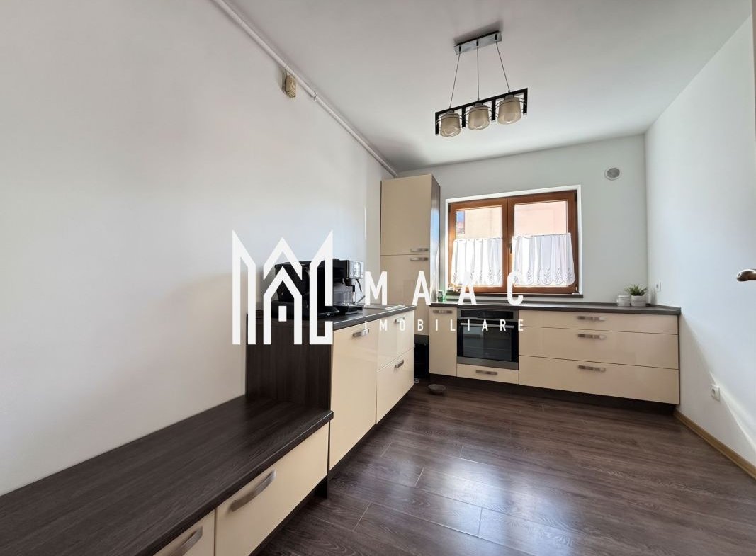 Apartament 3 camere | Etaj 2 | Balcon | Parcare | Decomandat