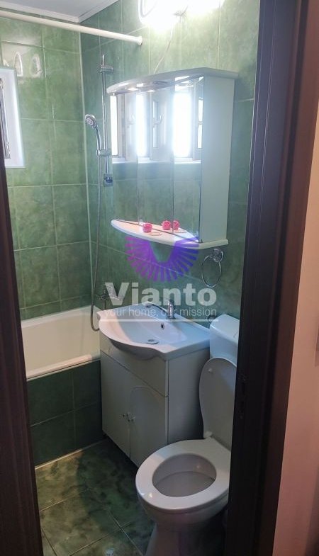 Închiriez apartament 3 camere