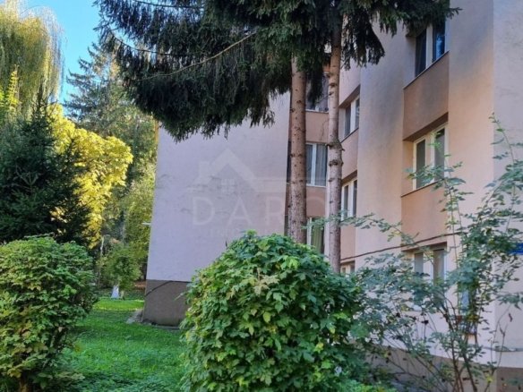 Inchiriere apartament 3 camere 7 noiembrie.For rent 2 bedrooms,1 living room,2 bathrooms apartment near UMFST