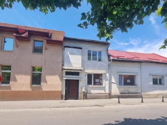 De vanzare imobil 62 mp-casa cu curte comuna -pret negociabil