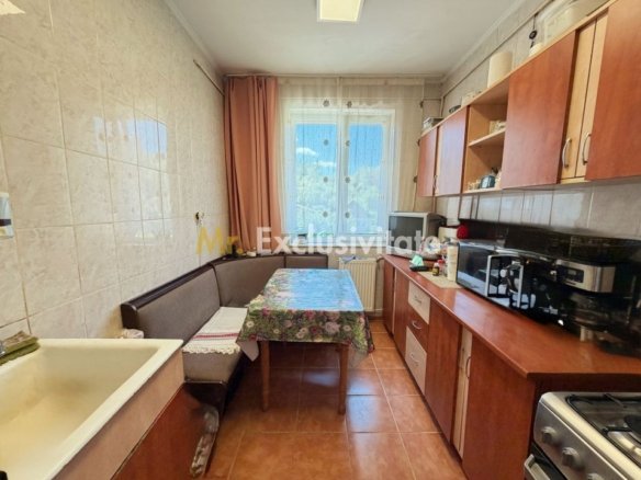 Apartament 2 camere mobilat zona Fratii Golesti – Gara