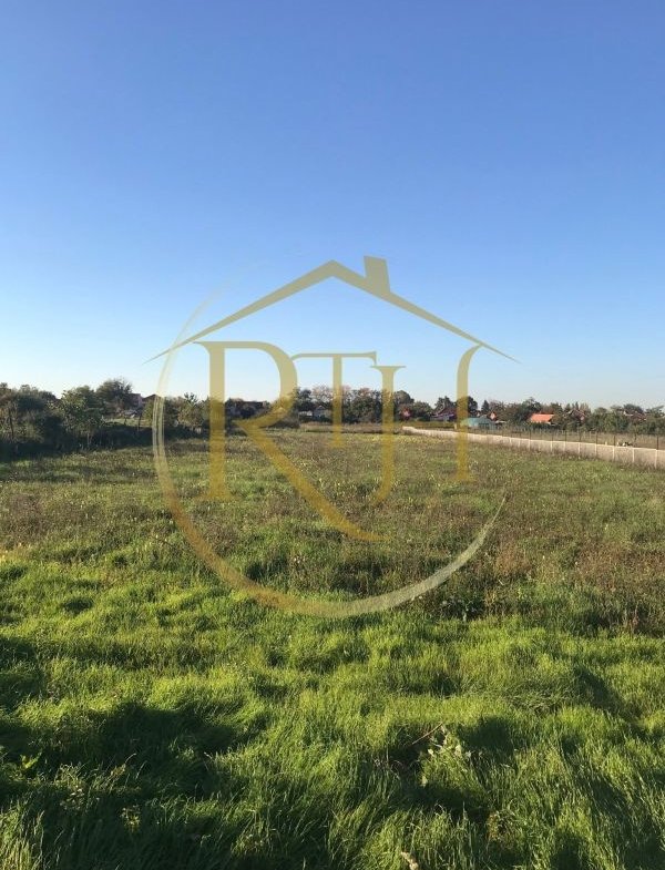 Vand teren intravilan Zona Fraidorf,comison ,,0”