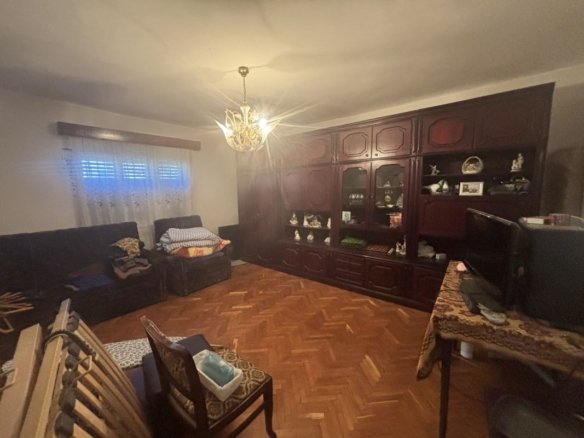 Casa solida aproape de Lidl Dumbravita