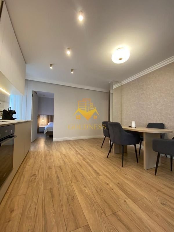 c026bca1794c4cb8b4594a8c684d8237 2 camere cu gradina proprie Central. Bloc 2021. Zona UBB Drept!