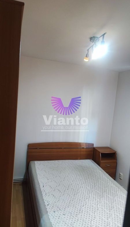 Închiriez apartament 3 camere