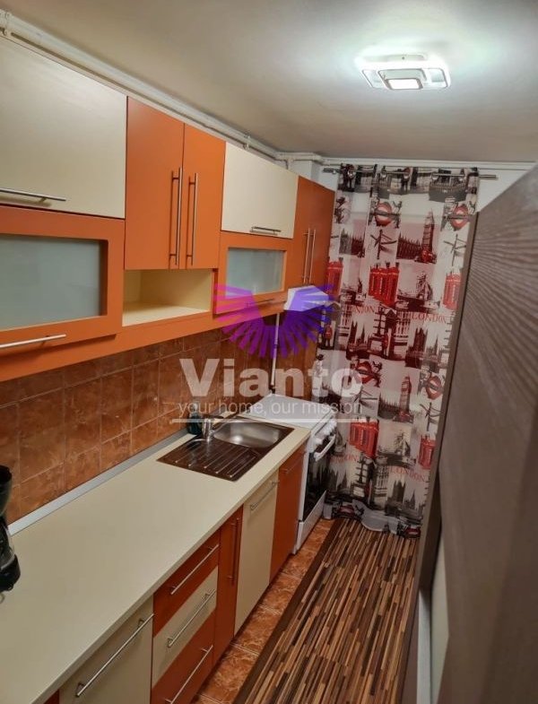 Închiriez apartament 3 camere