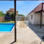 Casă individuală pe parter cu piscină | 4 cam | 432 mp teren | Plopi
