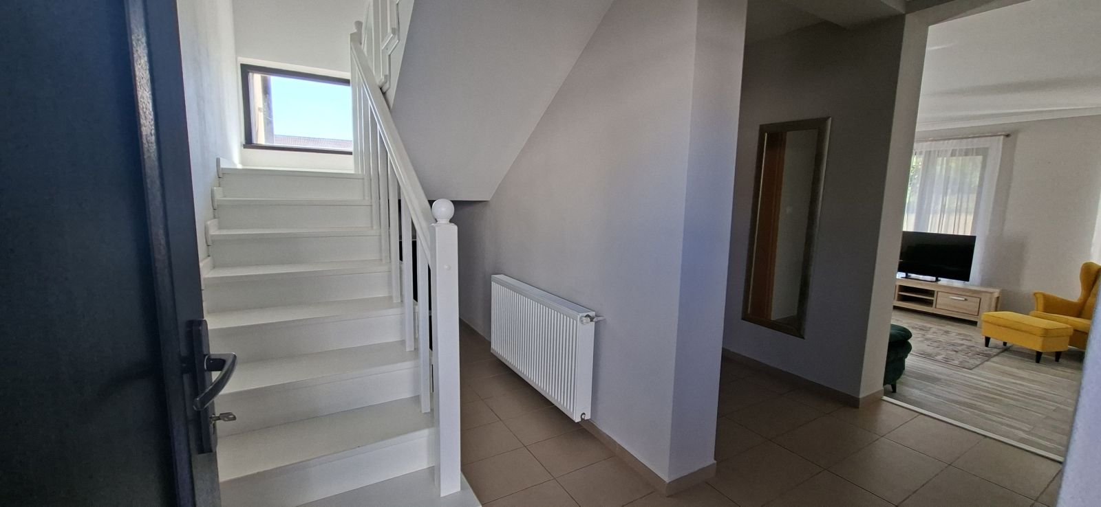 f302b1aa39344664975b3f0c5ef34129 Casă de închiriat în Dumbravita – 3 dormitoare si garaj