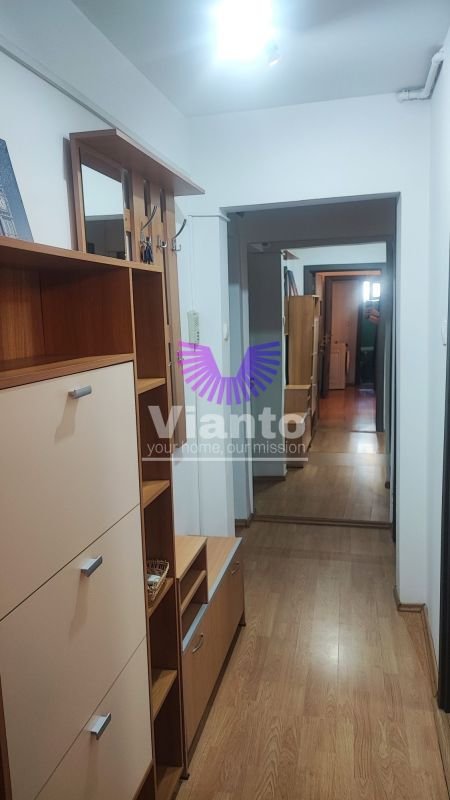 f50121ace03541ada6ca6193f072e93a Închiriez apartament 3 camere