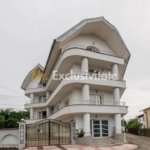 De inchiriat CASA spatioasa si curte proprie Gavana -Alunului