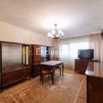 Apartament luminos cu 3 camere și balcon – Exercițiu