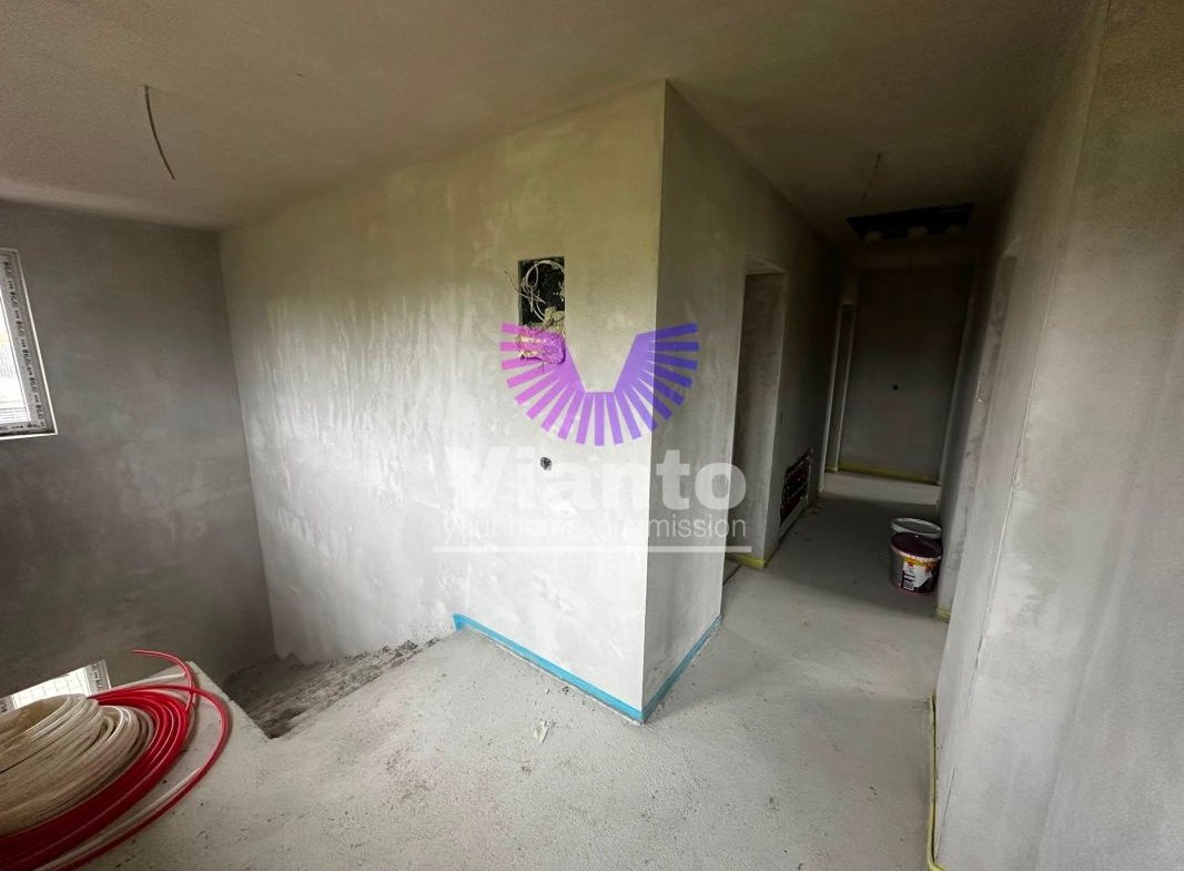 Casa Individuala cu 4 Camere 210mpu si Teren 727mp in Cisnadie