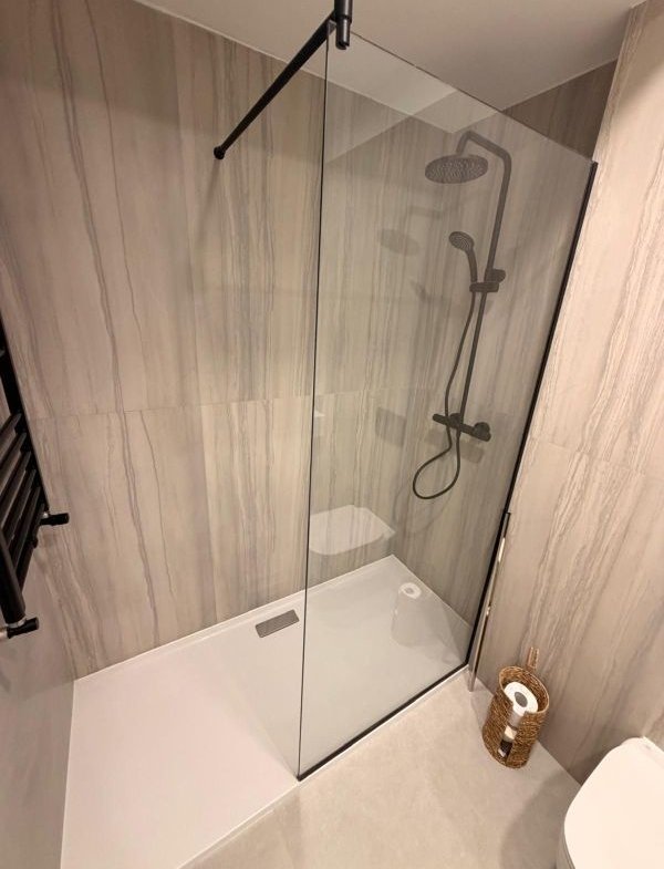 NUSCO CITY | Mobila Rovere | Bucatarie inchisa | Parcare inclusa | LUX