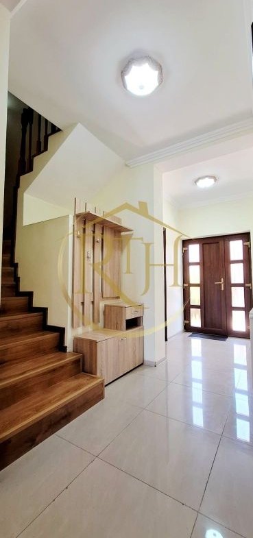 Oferim spre inchiriere, Casa-Duplex cu 4 camere in Dumbravita aproape de Lidl