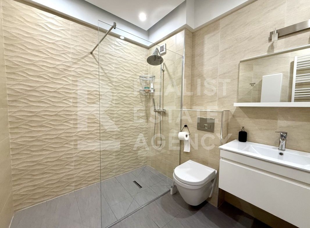 Chirie,  2 camere + parcare,  zona Aviației