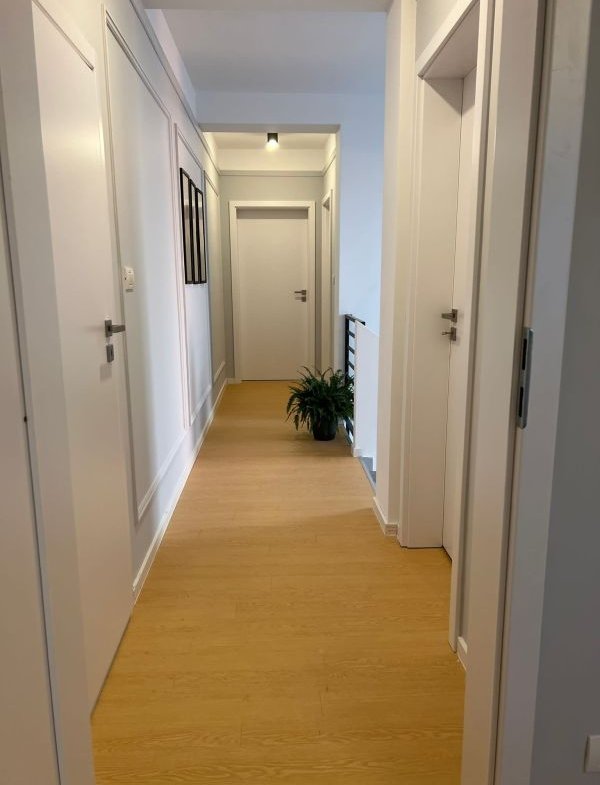 Casa Dumbravita cu 4 dormitoare si teren de 350mp
