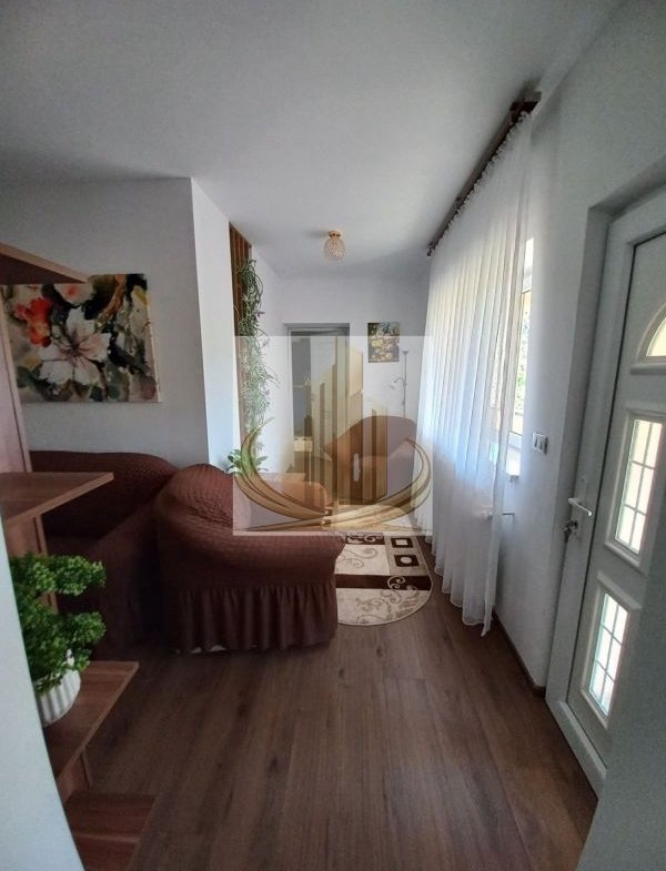 Apartament spațios la casă, curte & parcare – zona Mehala
