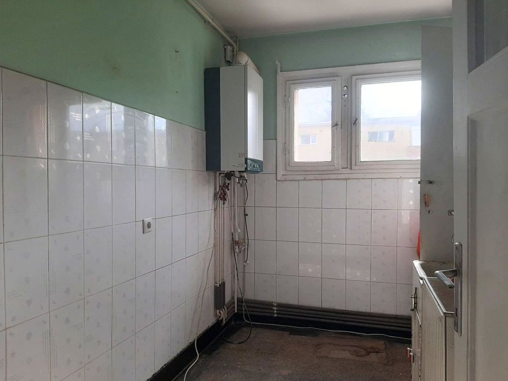Apartament 2 camere 89000 EUR etaj intermediar foarte aproape de piata Astra