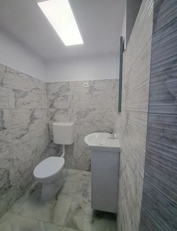 Închiriez spațiu comercial Tineretului