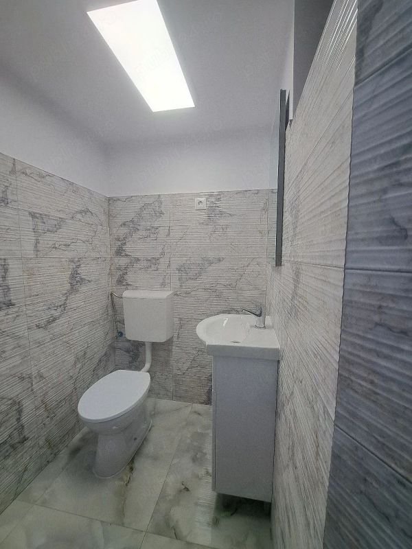 15290e3592404016ad494cb386860806 Închiriez spațiu comercial Tineretului