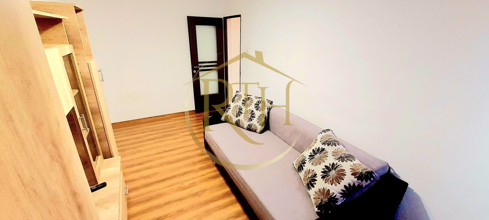 Oferim spre inchiriere, apartament cu 2 camere decomandat, Complex