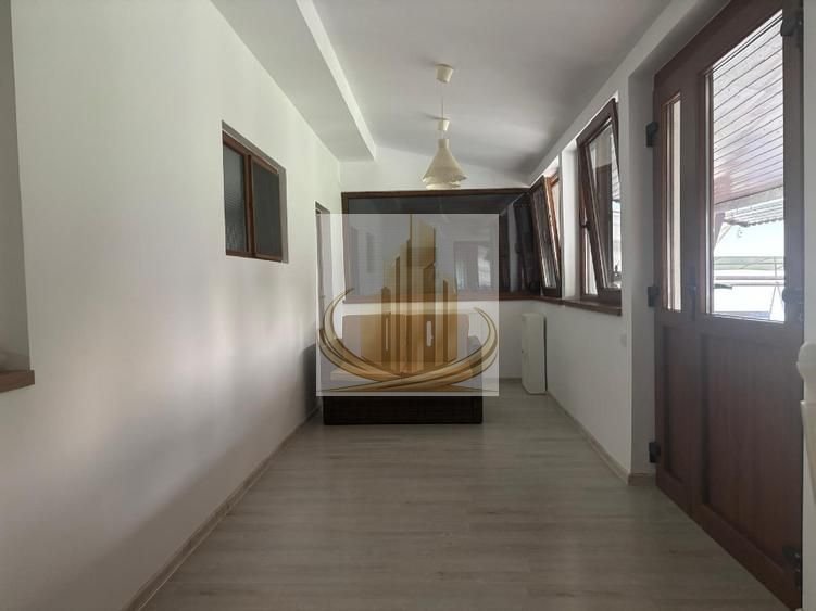 Casă de închiriat cu 4 camere – ideală pentru birouri, cabinete,sediu
